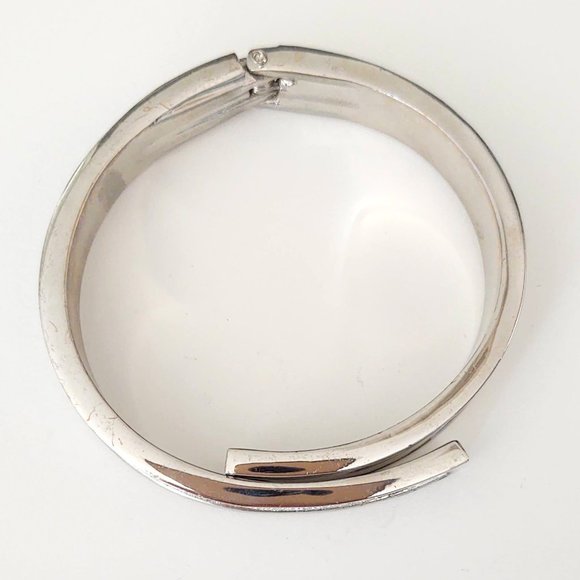 Silver sparkle and creamy white enamel bangle - Picture 12 of 13